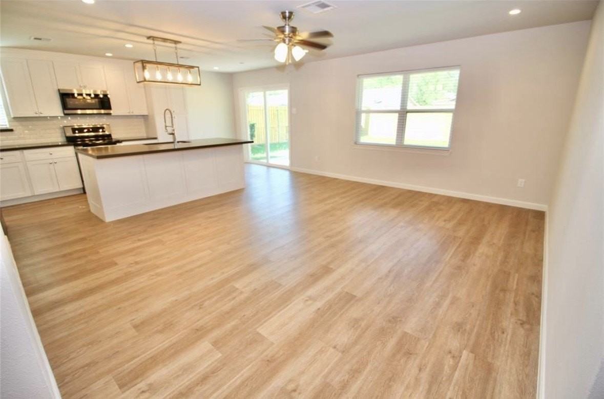 407 Morningside Dr - Photo 4 of 16