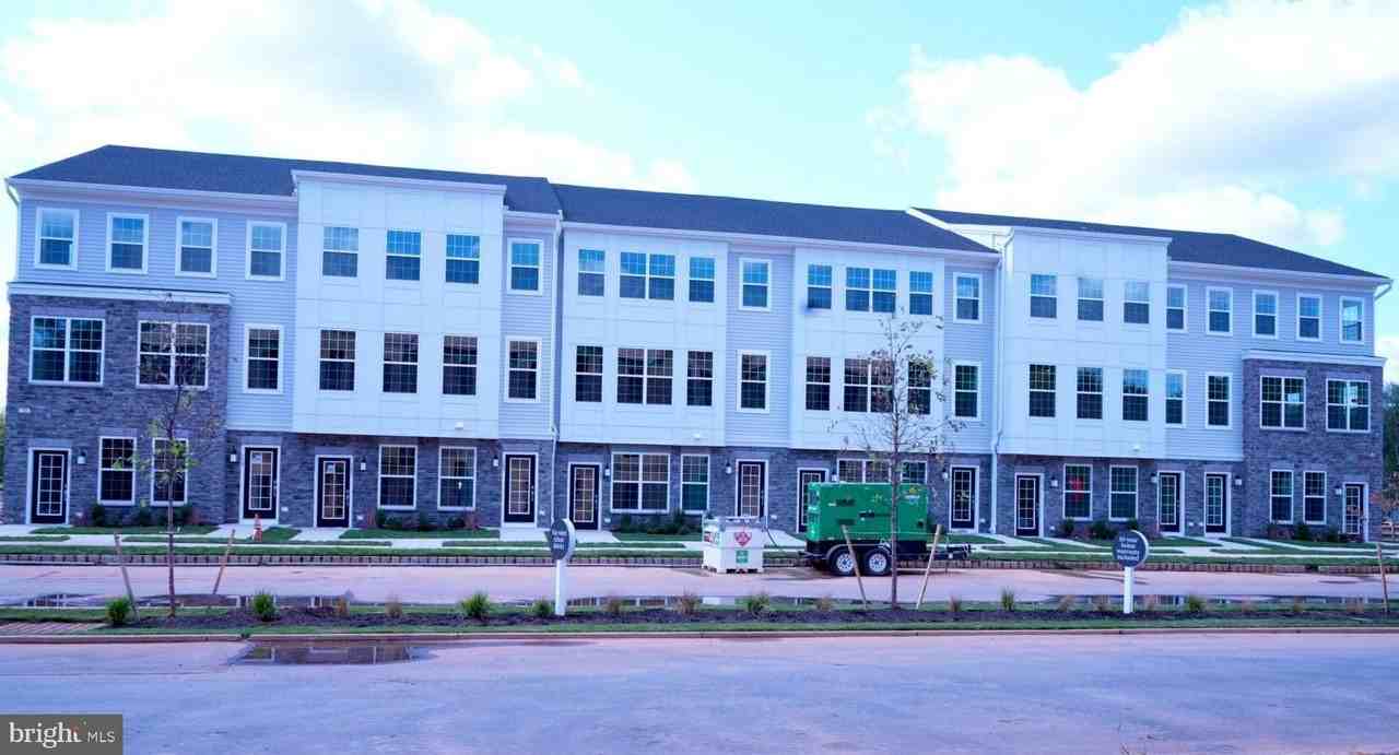 161 Stoutsburg Boulevard - Photo 2 of 47