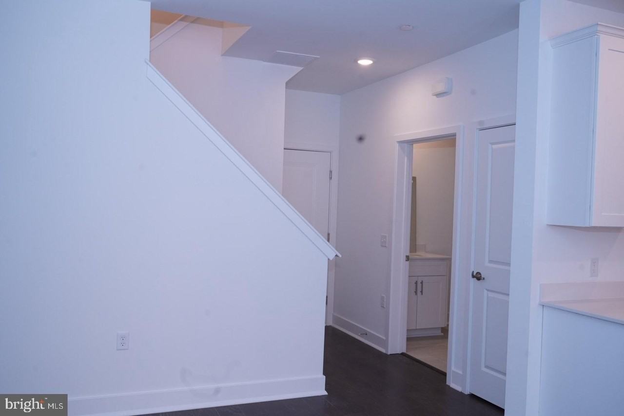 161 Stoutsburg Boulevard - Photo 5 of 47