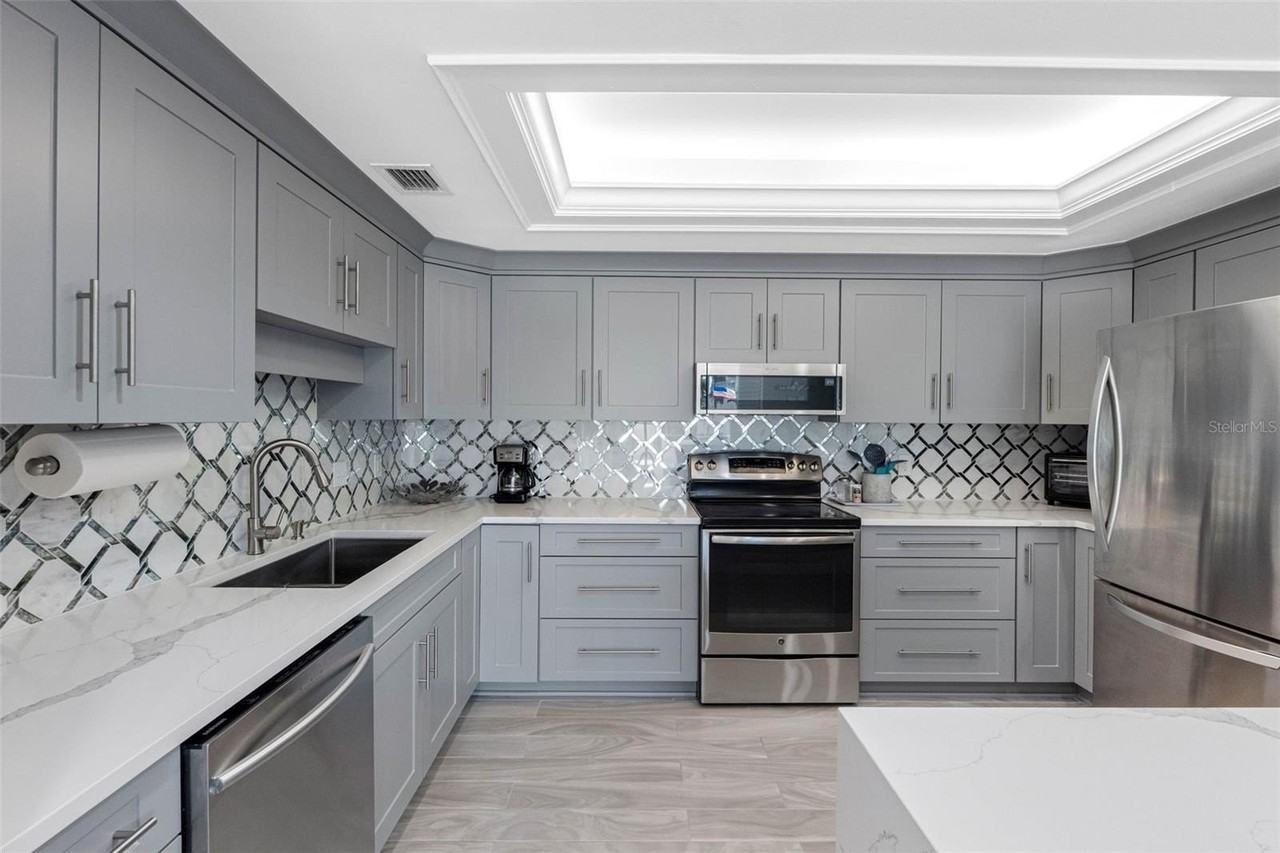 1501 Gulf Blvd - Photo 7 of 49