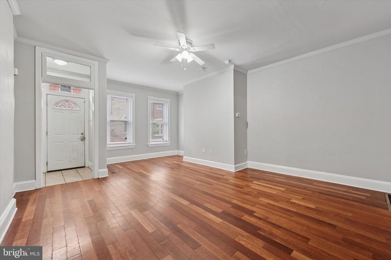 158 Green Ln - Photo 4 of 32