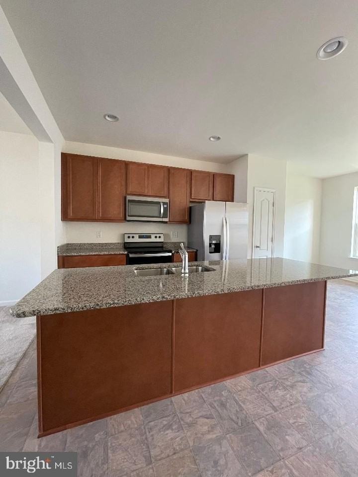 115 Stribling Way - Photo 3 of 11