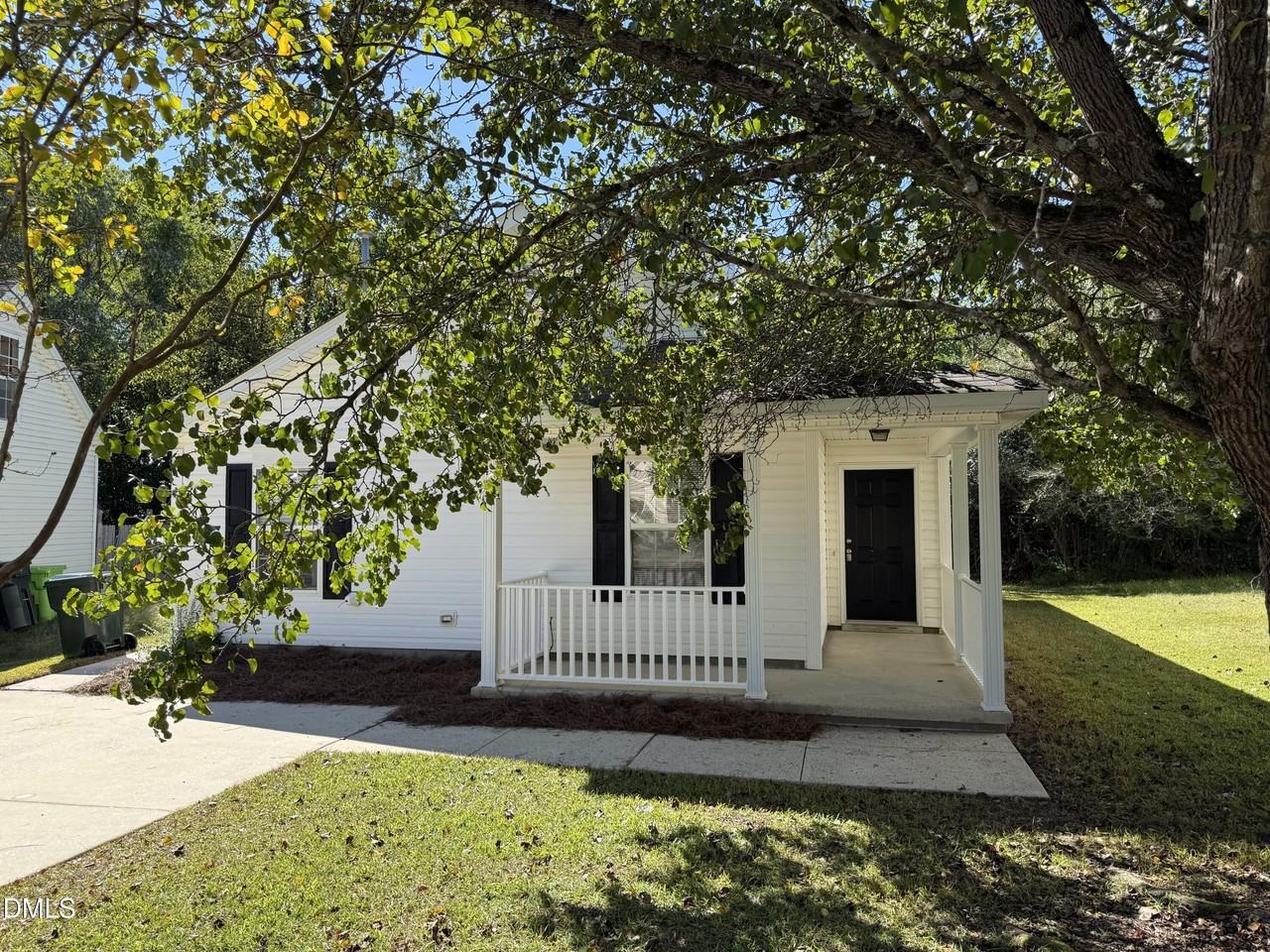 4832 Silverdene St - Photo 2 of 15