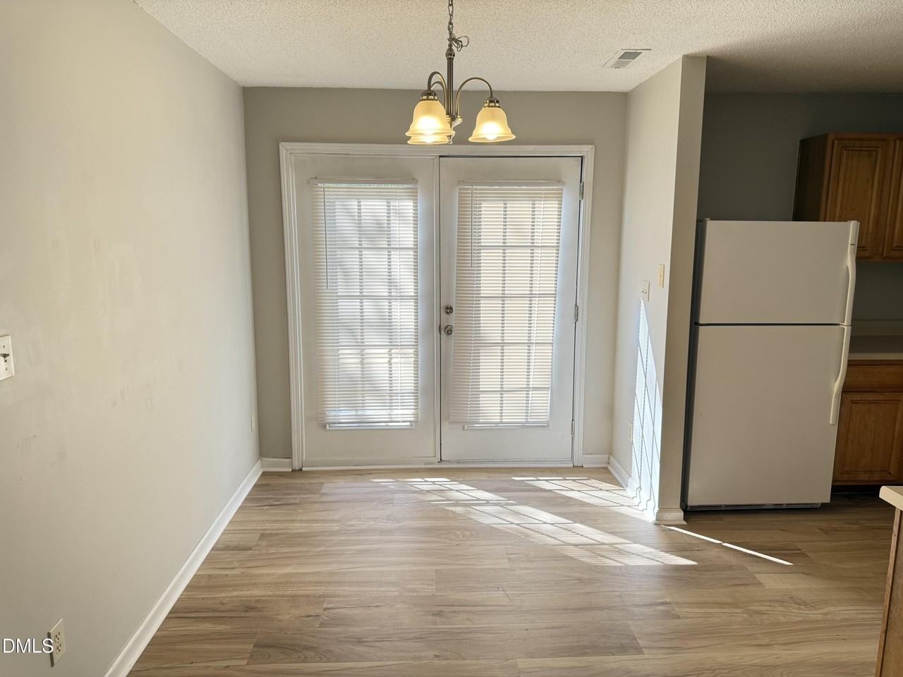 4832 Silverdene St - Photo 6 of 15