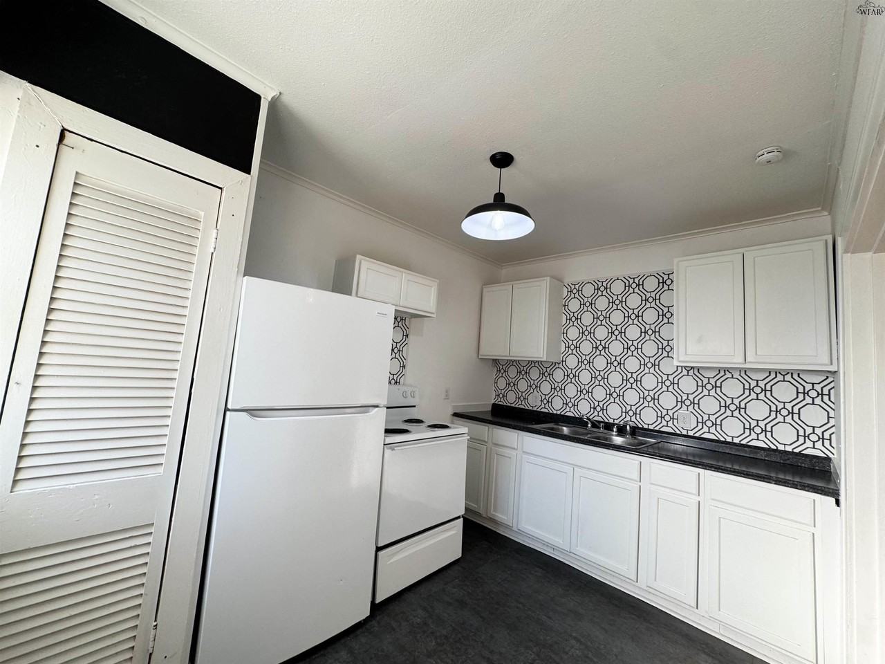 1807 Fillmore St - Photo 3 of 12