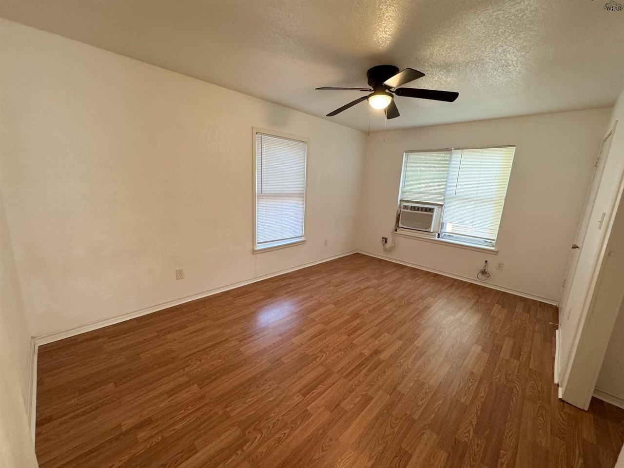 1807 Fillmore St - Photo 4 of 12