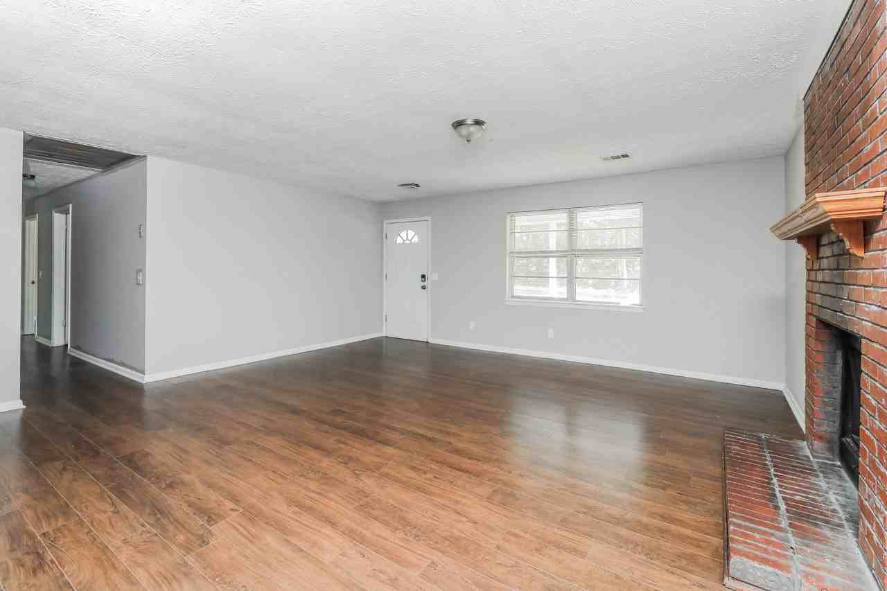 5630 N Allen Rd Se - Photo 4 of 16