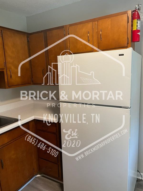 500 Farragut Avenue Northeast #5 - Photo 5 of 15