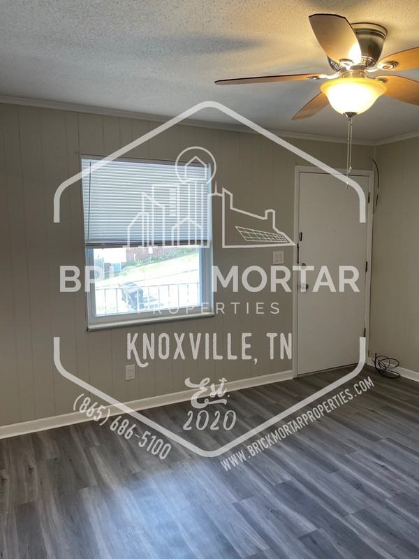 500 Farragut Avenue Northeast #5 - Photo 7 of 15