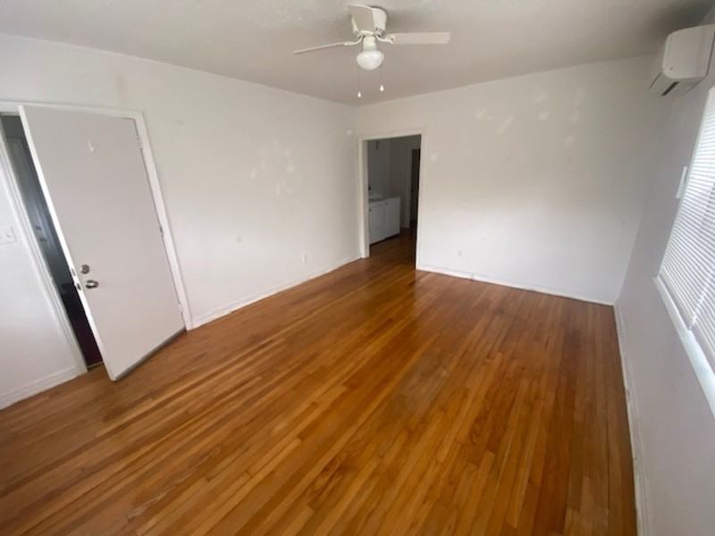 2136 College St - Photo 4 of 13