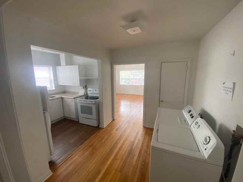 2136 College St - Photo 7 of 13