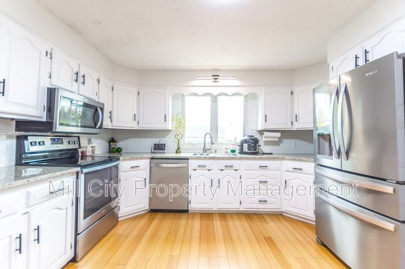 9 Wathen Rd - Photo 3 of 25