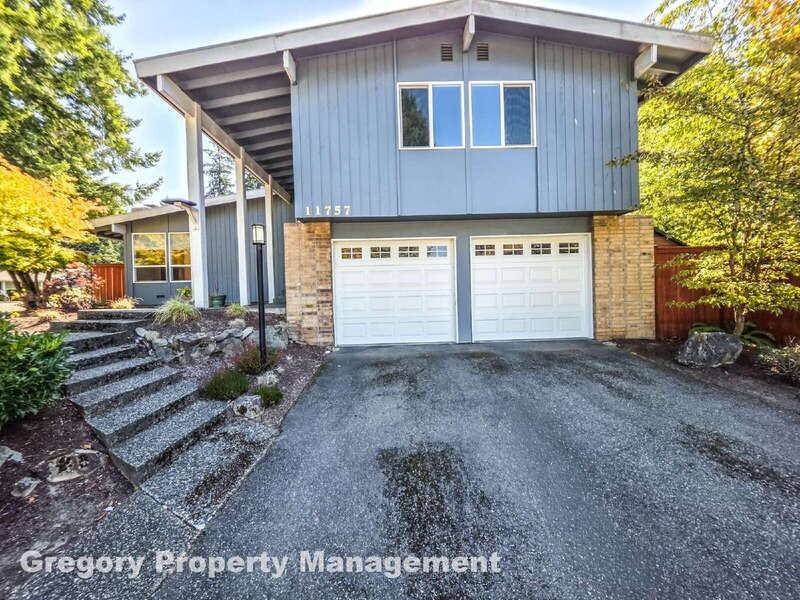 11757 Ne 143rd St - Photo 3 of 45