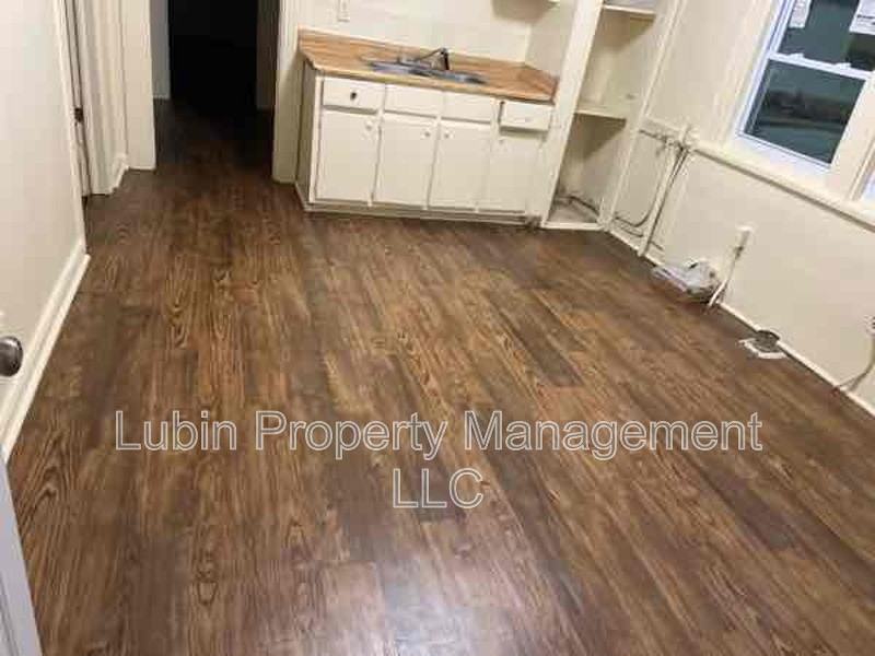 1230 E Mallory Ave - Photo 3 of 4