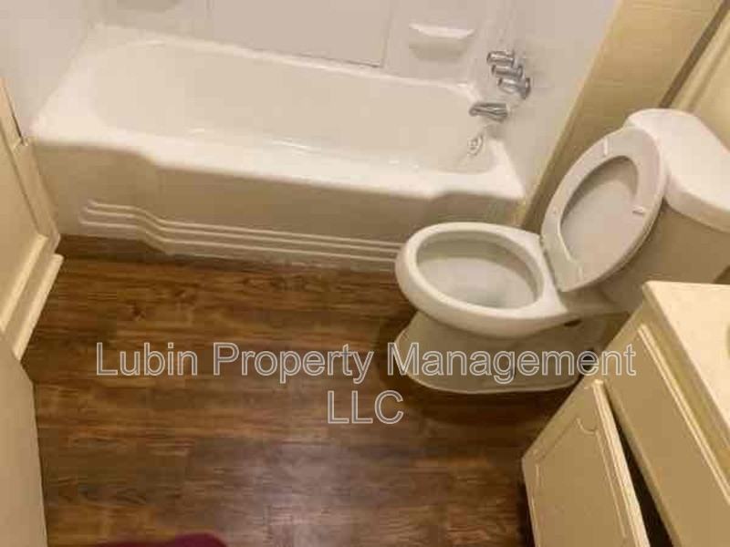 1230 E Mallory Ave - Photo 4 of 4