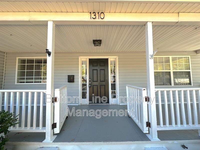 1310 Parkwood Ave - Photo 2 of 29