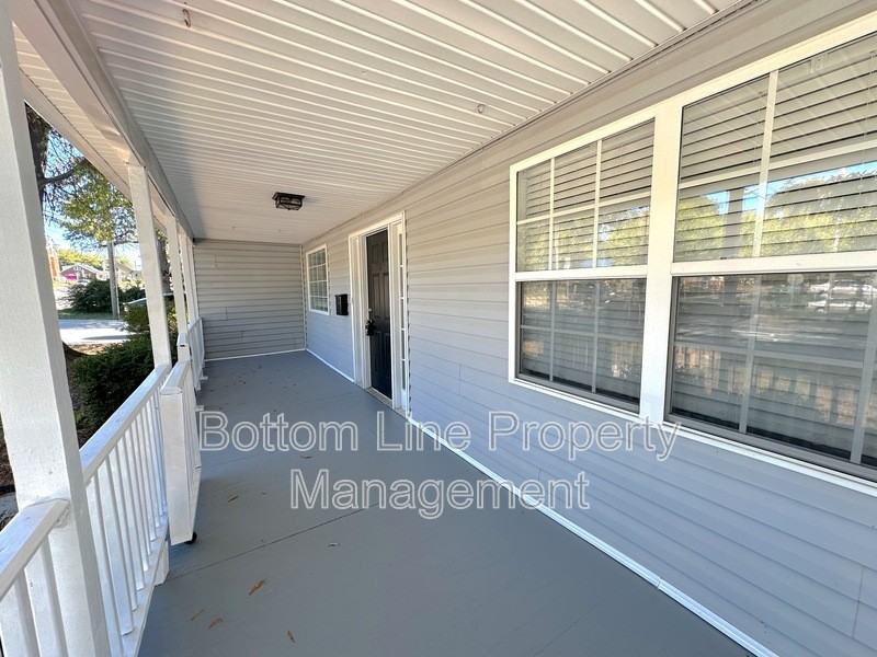 1310 Parkwood Ave - Photo 3 of 29
