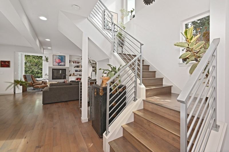 3824 Renton Ave S - Photo 2 of 24