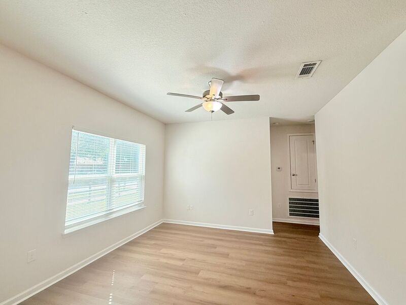 8927 Untreiner Ave - Photo 2 of 11