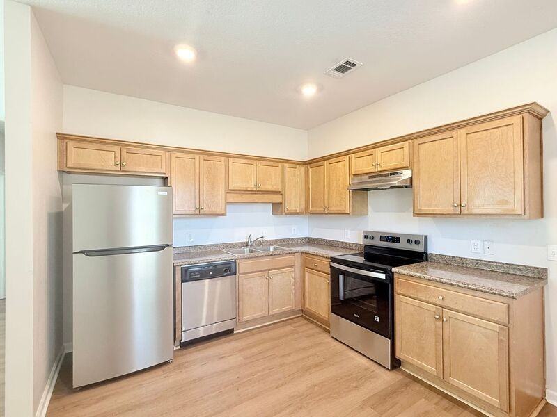 8927 Untreiner Ave - Photo 3 of 11