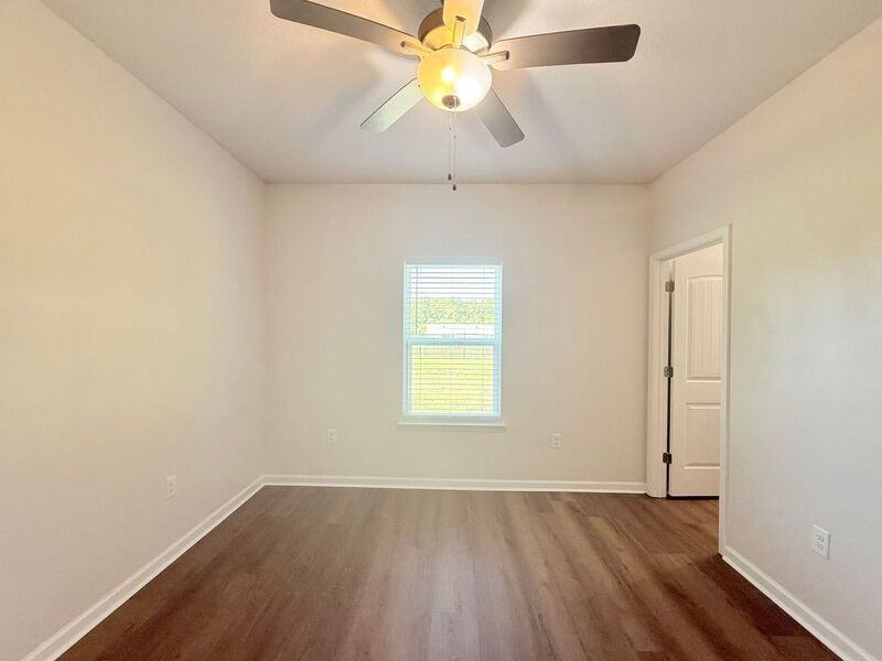 8927 Untreiner Ave - Photo 4 of 11