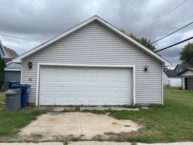 633 Michigan Ave - Photo 3 of 26