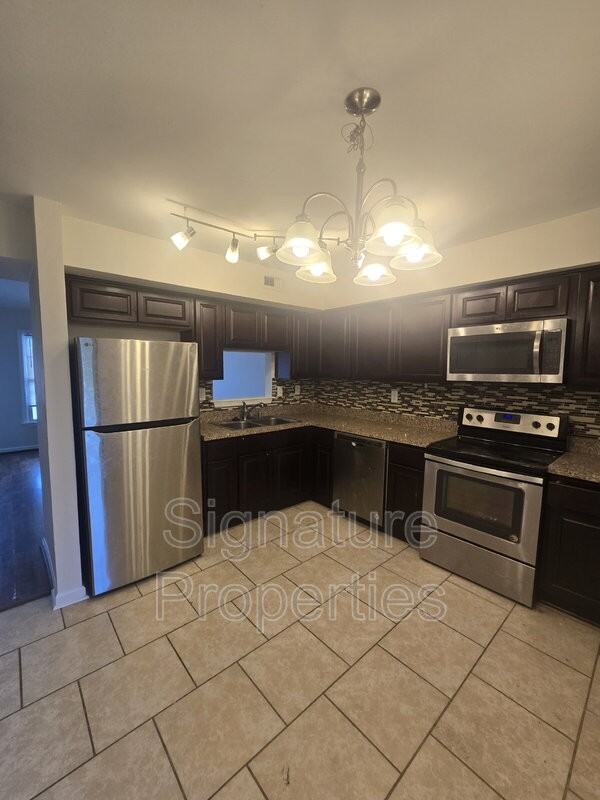 3831 Buchanan Dr - Photo 5 of 17