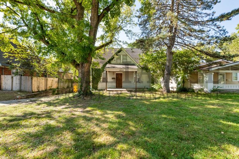 1007 N Yale Ave - Photo 2 of 33