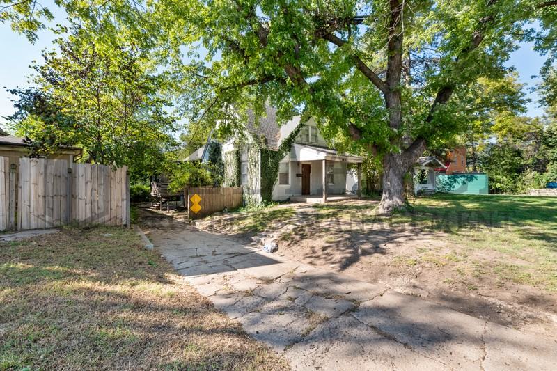 1007 N Yale Ave - Photo 3 of 33