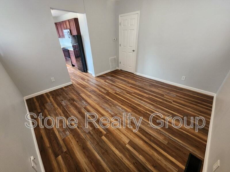 2607 S 8th St - Photo 3 of 8