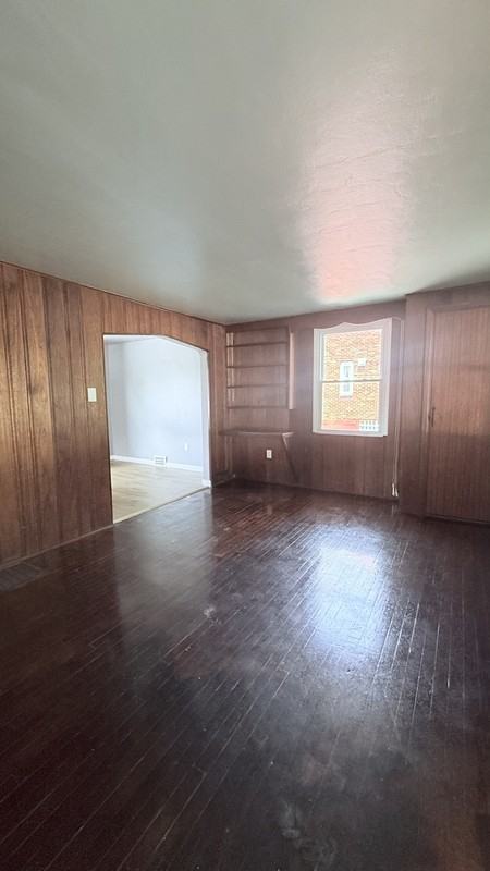 220 Idlewood Rd - Photo 3 of 10