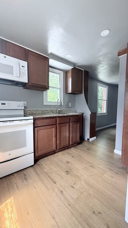 220 Idlewood Rd - Photo 7 of 10