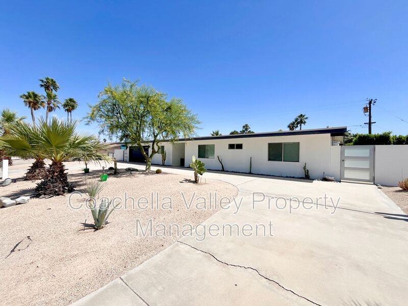 2719 E Ventura Rd - Photo 2 of 50