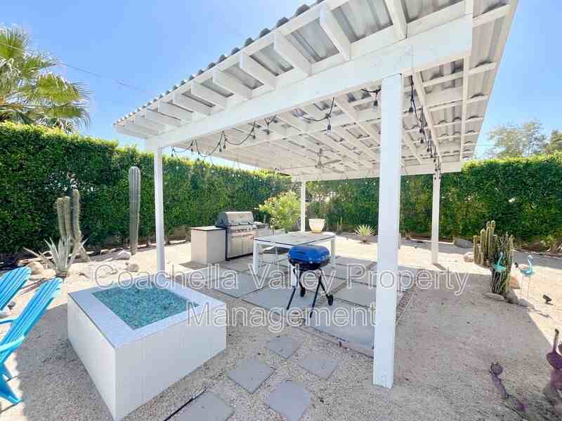 2719 E Ventura Rd - Photo 5 of 50