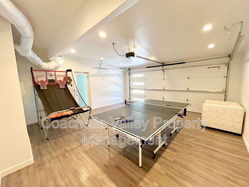 2719 E Ventura Rd - Photo 6 of 50