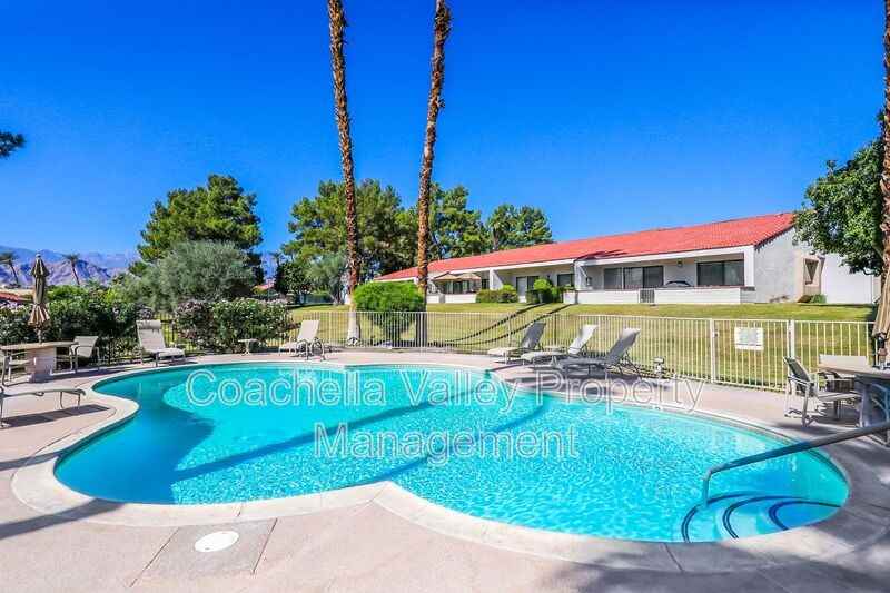 158 Wimbledon Ct - Photo 2 of 19