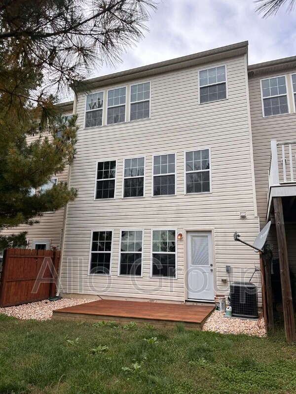 205 Arctic Lane - Photo 2 of 10