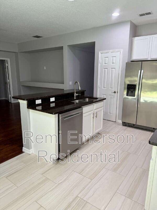 12832 Oulton Cir - Photo 6 of 23
