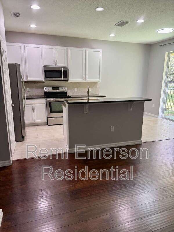 12832 Oulton Cir - Photo 7 of 23