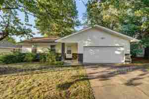 featured image of 3203 W Riverside St