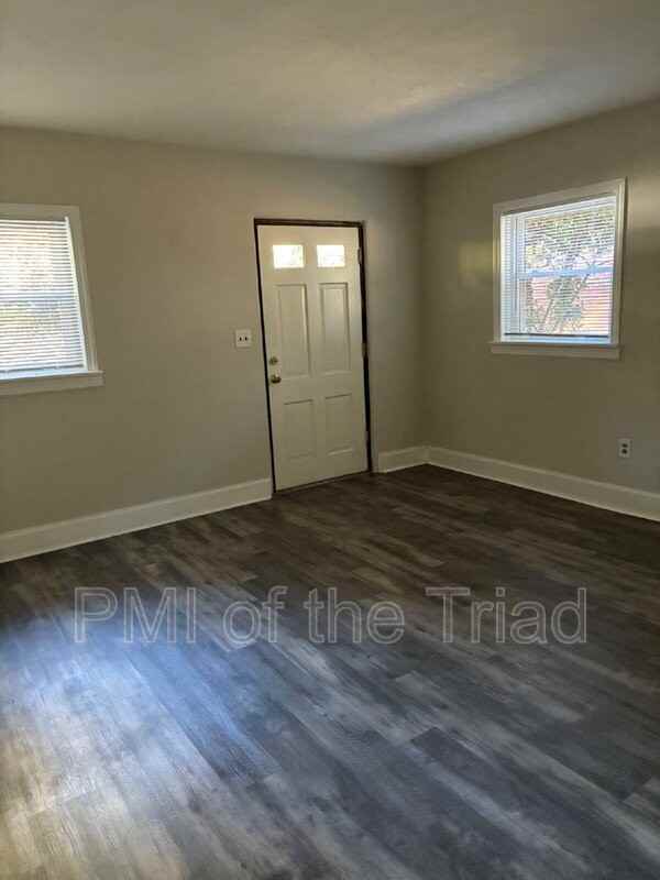 915 Carolina Avenue Northwest #D - Photo 3 of 7