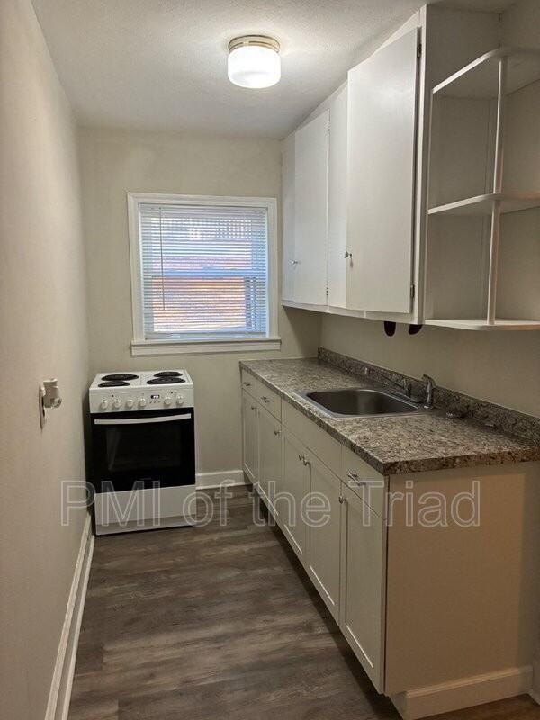 915 Carolina Avenue Northwest #D - Photo 4 of 7