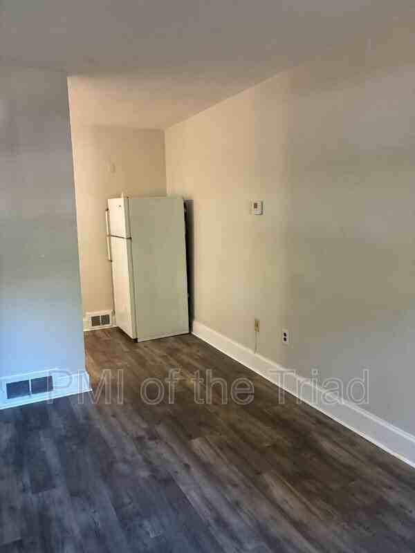 915 Carolina Avenue Northwest #D - Photo 5 of 7