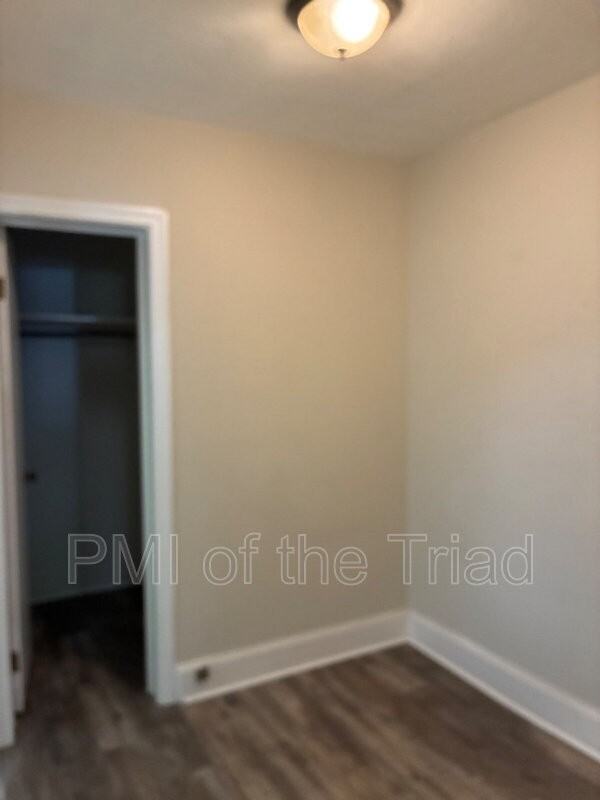 915 Carolina Avenue Northwest #D - Photo 6 of 7