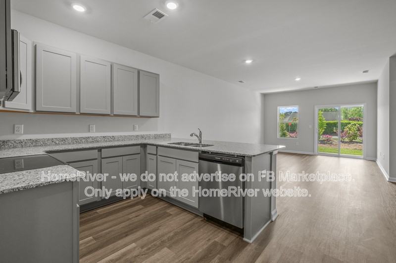 323 Sandridgebury Dr - Photo 7 of 32