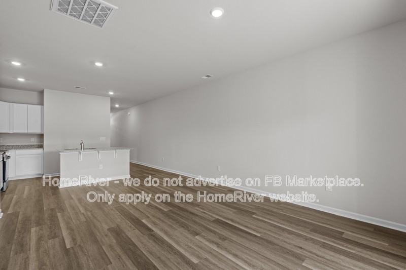 319 Sandridgebury Dr - Photo 4 of 38