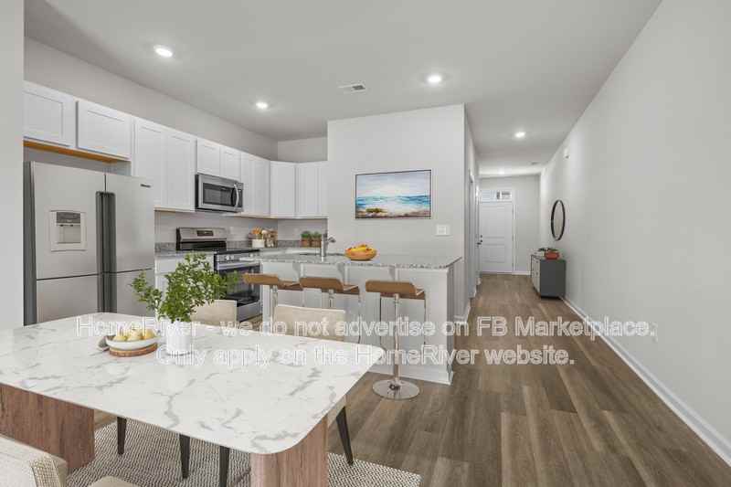 319 Sandridgebury Dr - Photo 7 of 38