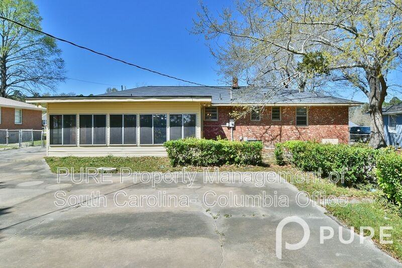 2120 Huffman Dr - Photo 3 of 48