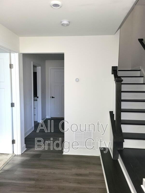 126 Rollins Ave - Photo 2 of 22