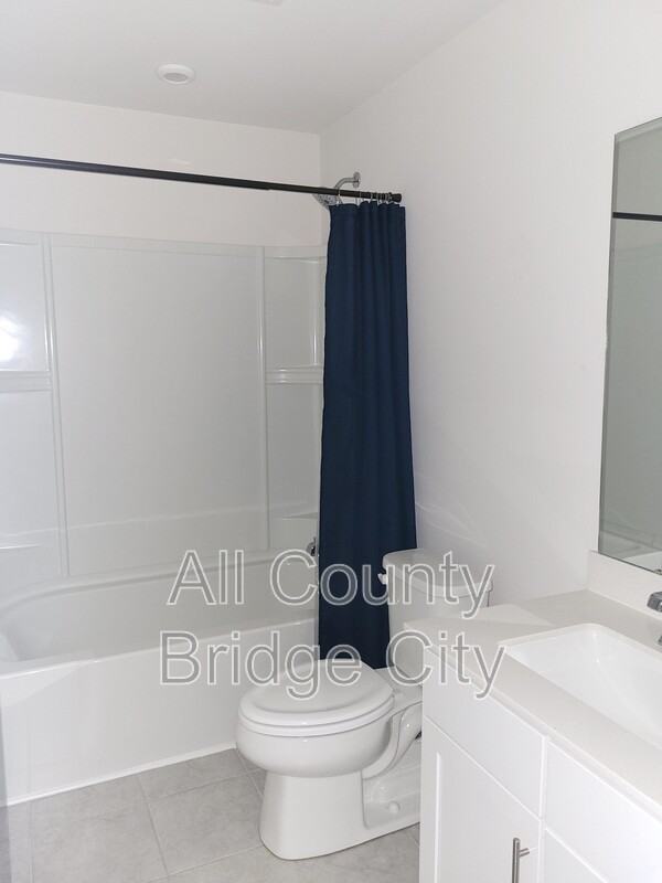 126 Rollins Ave - Photo 4 of 22